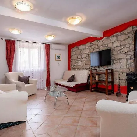 Mediterrane Und Hundefreundliche Mit Privatpool, Grillbereich, Waschmaschine, Wifi