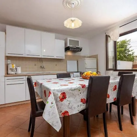 Mediterrane Und Hundefreundliche Mit Privatpool, Grillbereich, Waschmaschine, Wifi 포레치