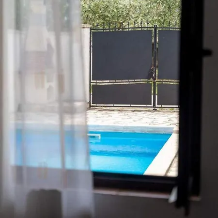 Mediterrane Und Hundefreundliche Mit Privatpool, Grillbereich, Waschmaschine, Wifi