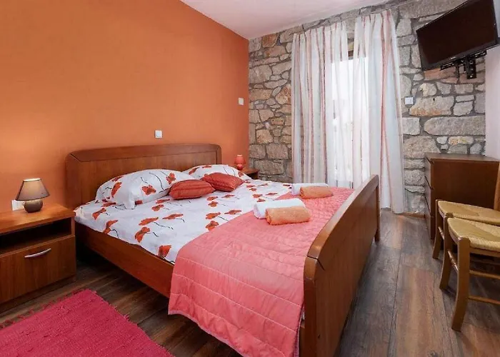 Mediterrane Und Hundefreundliche Mit Privatpool, Grillbereich, Waschmaschine, Wifi